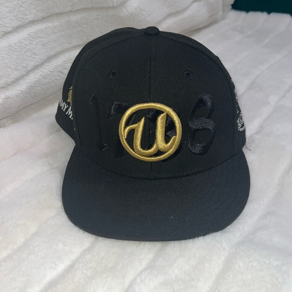 Usher x Jon Stan x Rémy Martin special edition New York Snap Back 1 of 100
